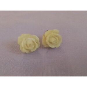 Vintage Rose Stud Earrings Delicate Floral Design Retro Jewelry